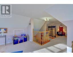 63 HAWKINS CRESCENT - 37