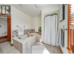 22 ELIZABETH STREET - 23
