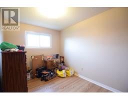 6 - 1193 NELLIS STREET - 12