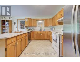 18 COWAN STREET E - 16