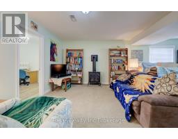 18 COWAN STREET E - 24