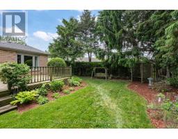 35 ADAMS AVENUE - 27