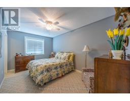 32 ESSELTINE DRIVE - 18