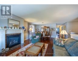 32 ESSELTINE DRIVE - 9