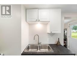 29 KING CRESCENT - 16
