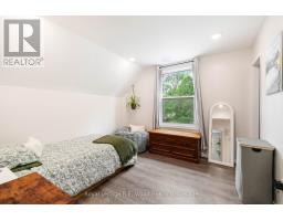 29 KING CRESCENT - 32
