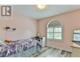 21 HERON AVENUE - 26