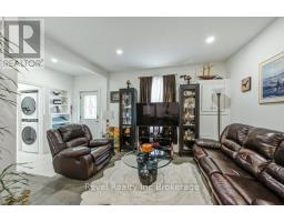 687 ADELAIDE STREET - 9