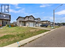 66 CASH CRESCENT - 2