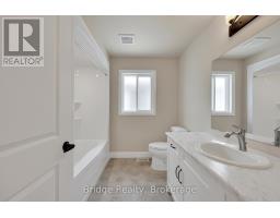 66 CASH CRESCENT - 26