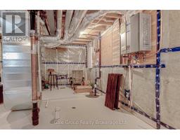9 CLOVER CIRCLE - 34