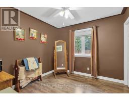 53 WOODLAND CRESCENT - 8