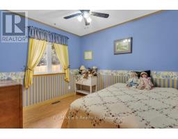 53 WOODLAND CRESCENT - 9