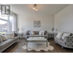 42 PEGGY AVENUE - 10