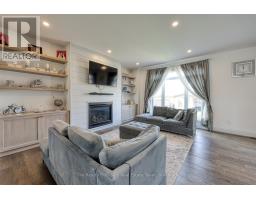 42 PEGGY AVENUE - 12