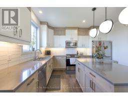42 PEGGY AVENUE - 19