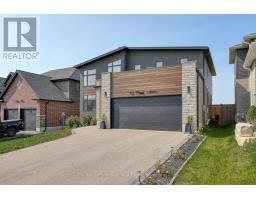 42 PEGGY AVENUE - 3