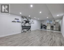 42 PEGGY AVENUE - 43