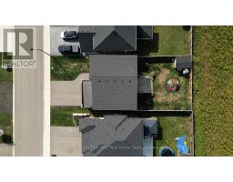 42 PEGGY AVENUE - 47