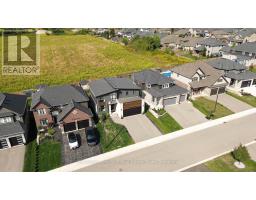 42 PEGGY AVENUE - 5