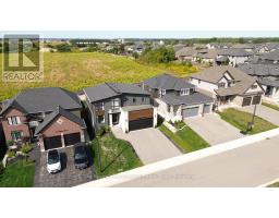 42 PEGGY AVENUE - 7