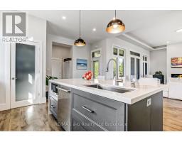 48 OTTERVIEW DRIVE - 20