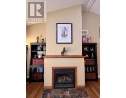 11 - 500 LAKEVIEW DRIVE - 15
