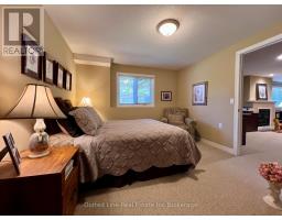 11 - 500 LAKEVIEW DRIVE - 21