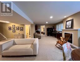 11 - 500 LAKEVIEW DRIVE - 25