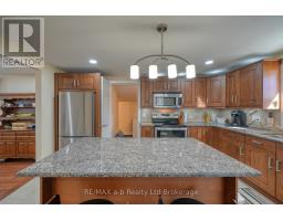 27 SOVEREIGN STREET W - 23