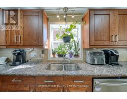 27 SOVEREIGN STREET W - 25