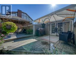 27 SOVEREIGN STREET W - 40
