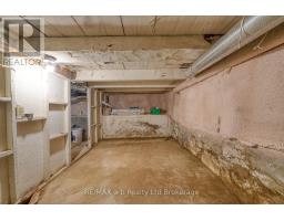 27 SOVEREIGN STREET W - 46