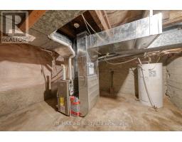 27 SOVEREIGN STREET W - 47