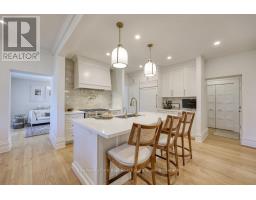 174 LIGHT STREET - 11