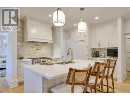 174 LIGHT STREET - 12