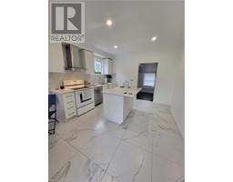 764 DUNDAS Street - 3