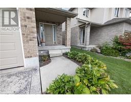 795 FRONTENAC Crescent - 3