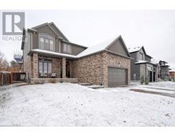 82 FIELDSTONE Crescent N - 2