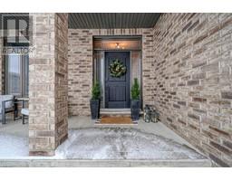 82 FIELDSTONE Crescent N - 5