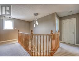 7 WOODHATCH CRESCENT - 27
