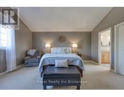7 WOODHATCH CRESCENT - 29