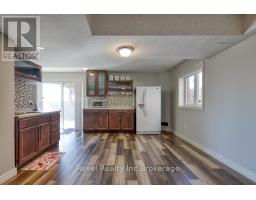7 WOODHATCH CRESCENT - 37