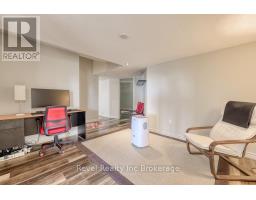 7 WOODHATCH CRESCENT - 39
