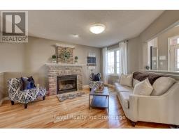 7 WOODHATCH CRESCENT - 9
