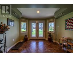 11 WOODSIDE DRIVE - 20