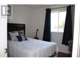 33 TRILLIUM DRIVE - 12