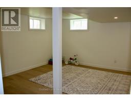 33 TRILLIUM DRIVE - 16