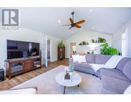 36 WOODLAND CRESCENT - 14