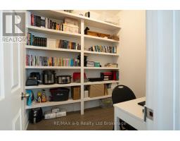 671 HENRY STREET - 30